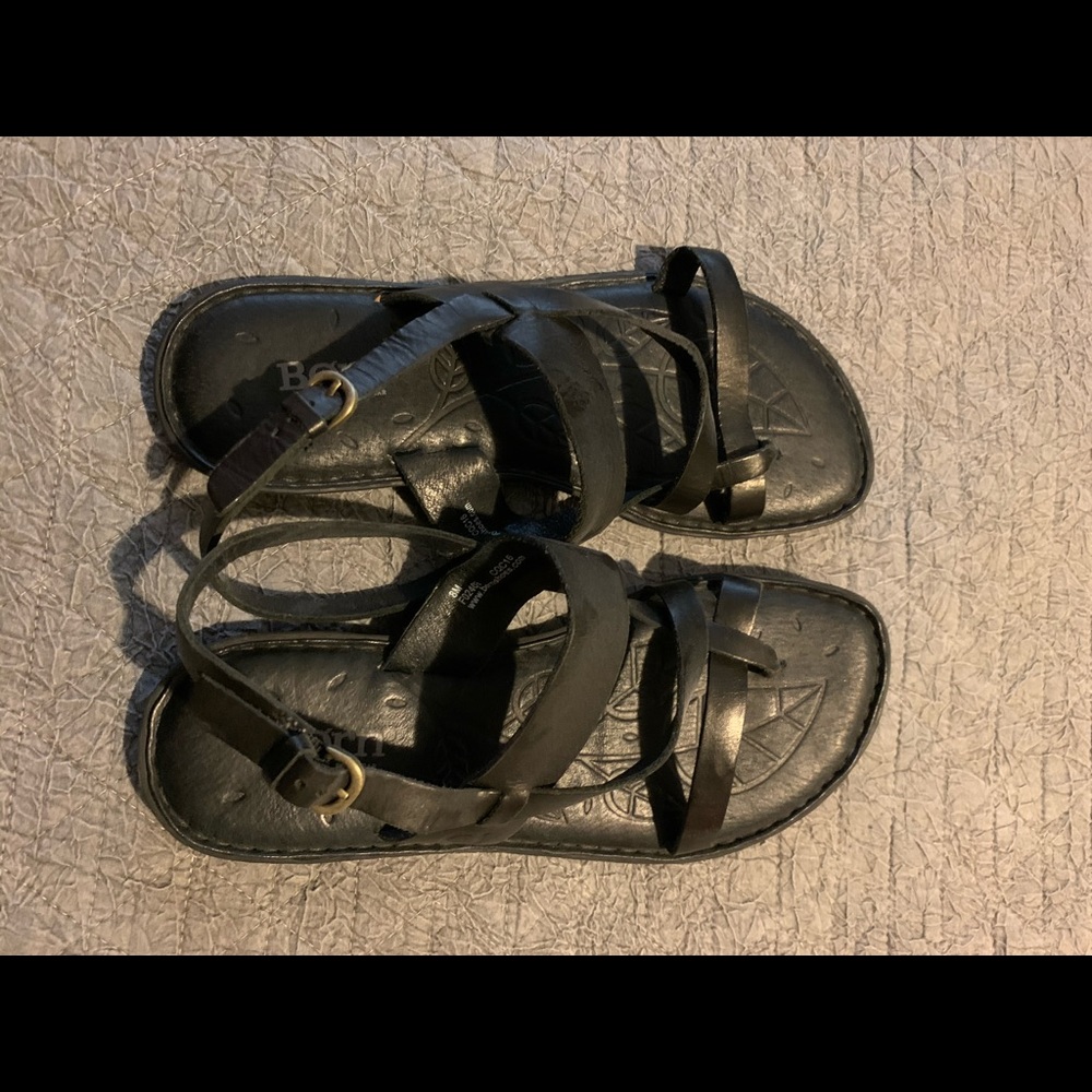 Born sandals